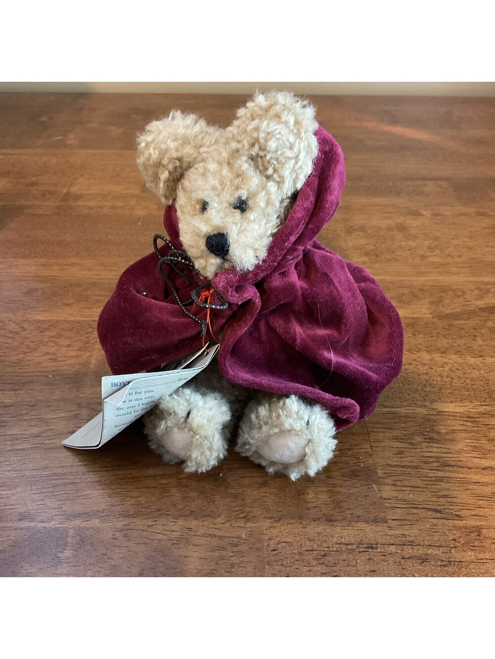 Boyd's Bear "Colleen O'Bruin" in Red Velvet Cape 5 1/2 inches tall. So cute